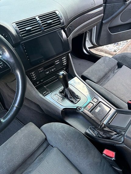 BMW 525i 3 of 7