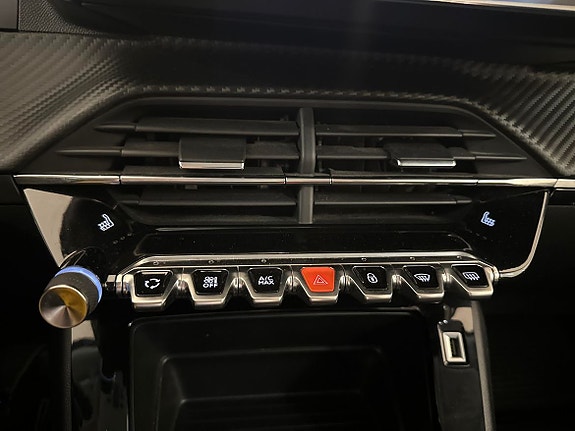Peugeot 2008 14 of 17