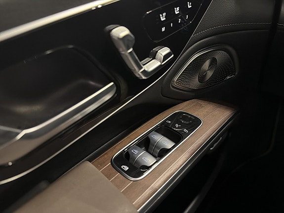 Mercedes-Benz EQS580 28 of 30