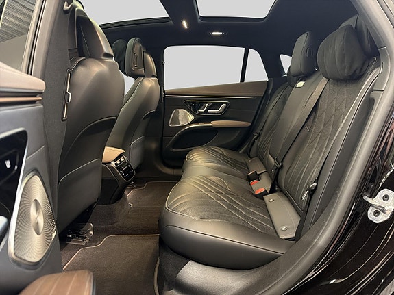 Mercedes-Benz EQS580 14 of 30