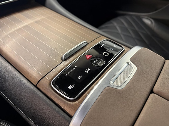 Mercedes-Benz EQS580 26 of 30