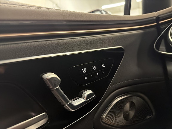Mercedes-Benz EQS580 29 of 30