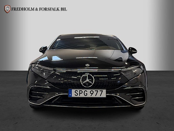 Mercedes-Benz EQS580 7 of 30