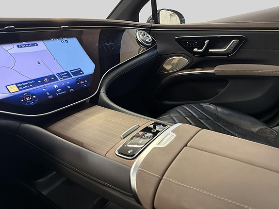 Mercedes-Benz EQS580 25 of 30