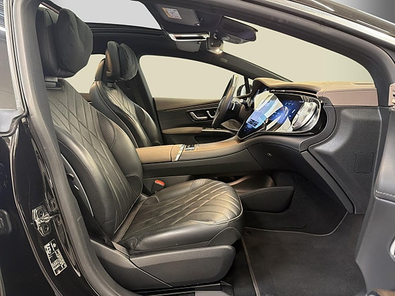 Mercedes-Benz EQS580 19 of 30