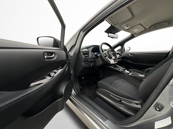 Nissan Leaf 10 of 30
