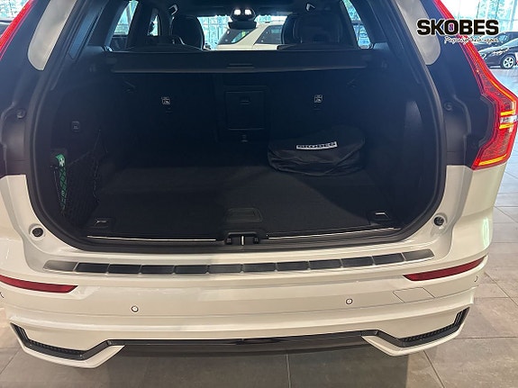 Volvo XC60 17 of 28