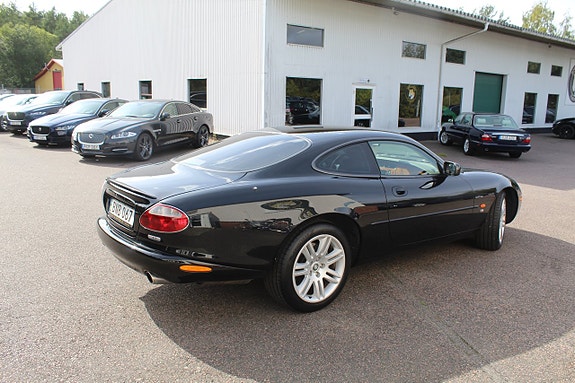 Jaguar XKR 6 of 14