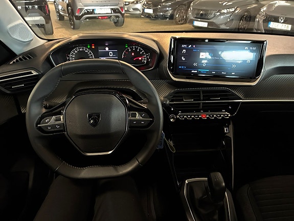 Peugeot 208 13 of 17