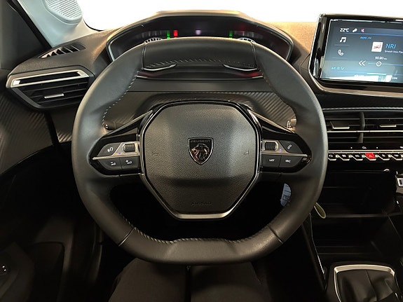 Peugeot 208 11 of 17