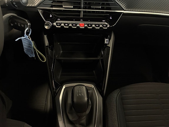 Peugeot 208 10 of 17
