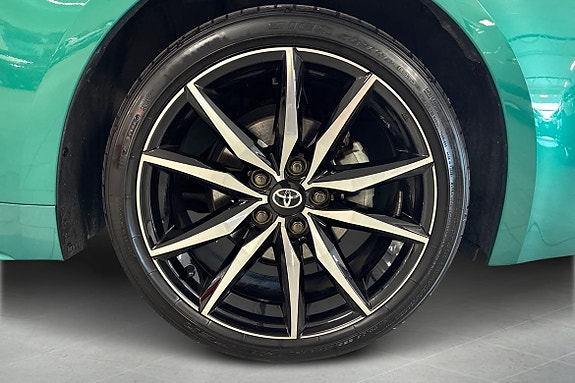 Toyota Corolla 10 of 12