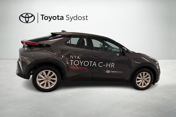 Toyota C-HR 9 of 11