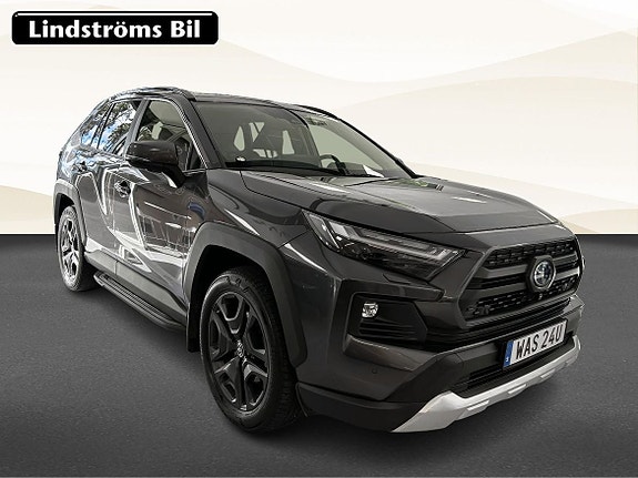 Toyota RAV4 3 of 19
