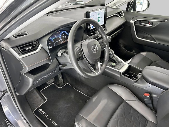 Toyota RAV4 14 of 19