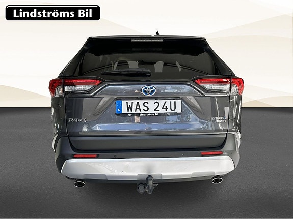 Toyota RAV4 8 of 19