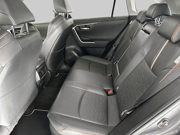 Toyota RAV4 11 of 19