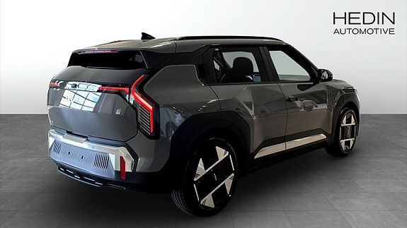 Kia EV3 2 of 13