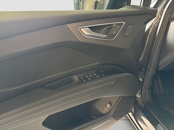 Audi Q4 e-tron 8 of 13