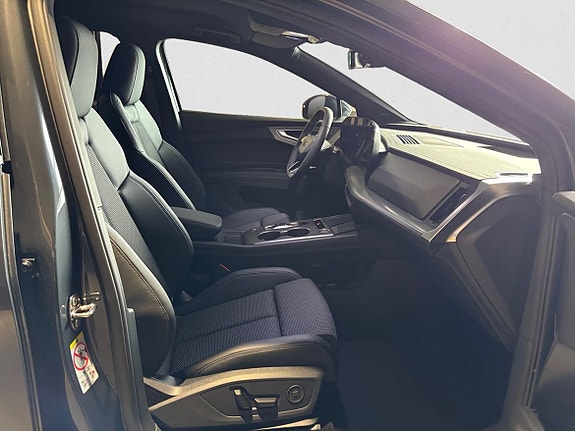 Audi Q4 e-tron 11 of 13