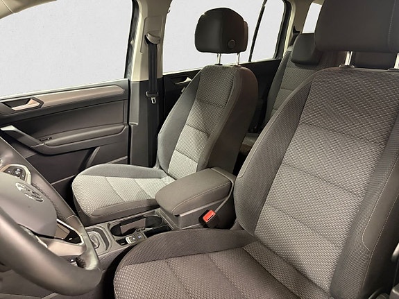 Volkswagen Touran 7 of 13