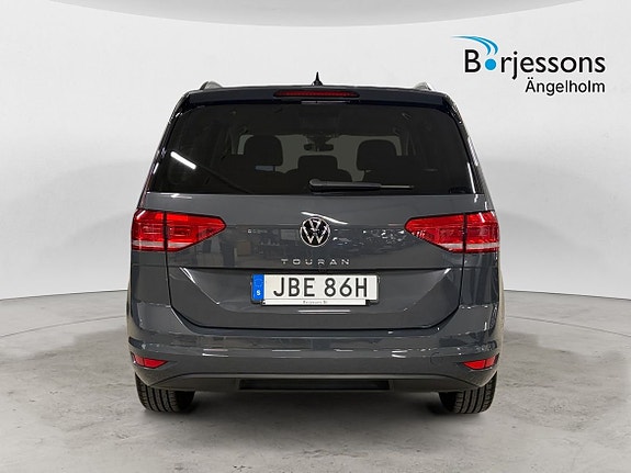 Volkswagen Touran 4 of 13
