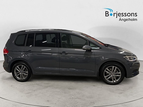 Volkswagen Touran 2 of 13