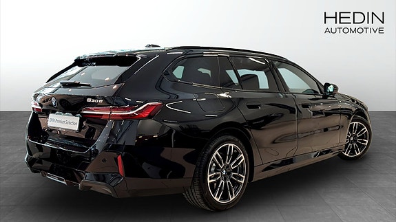 BMW 530e 2 of 9