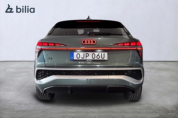Audi Q3 6 of 26