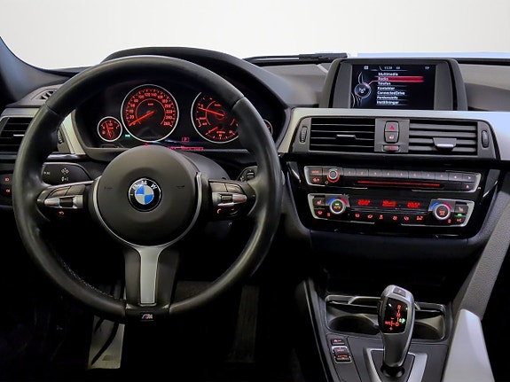 BMW 320d 10 of 17