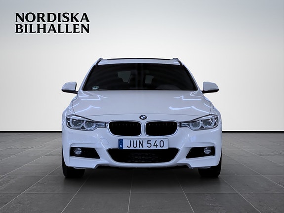 BMW 320d 2 of 17