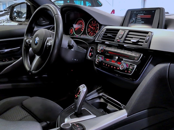BMW 320d 13 of 17