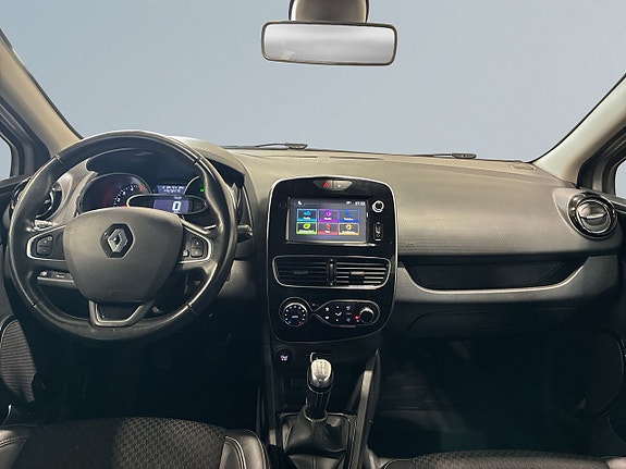 Renault Clio 8 of 19