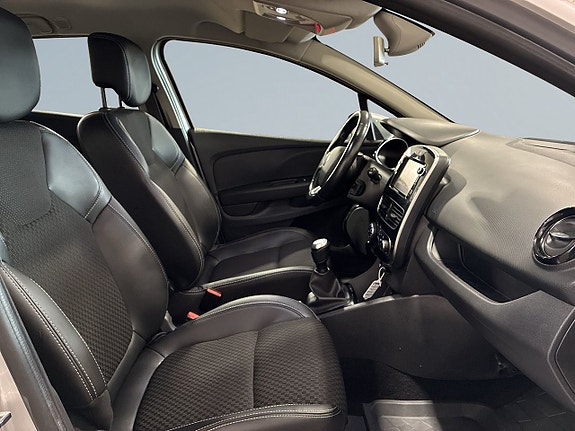 Renault Clio 10 of 19