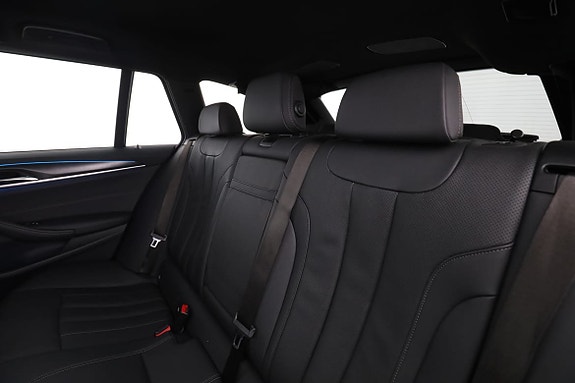 BMW 530e 15 of 30