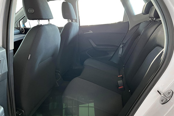 Seat Arona 14 of 24
