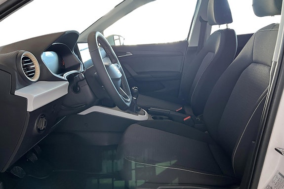 Seat Arona 12 of 24