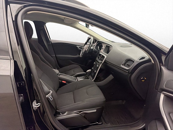 Volvo V40 Cross Country 26 of 30