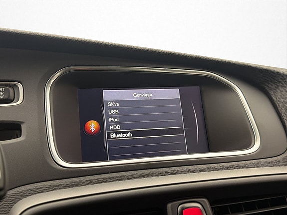 Volvo V40 Cross Country 14 of 30