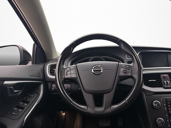 Volvo V40 Cross Country 13 of 30