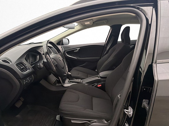 Volvo V40 Cross Country 11 of 30
