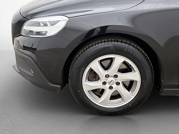 Volvo V40 Cross Country 28 of 30
