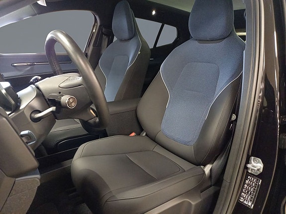 Volvo EX30 6 of 16