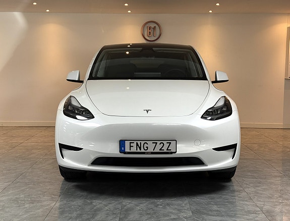 Tesla Model Y 6 of 19