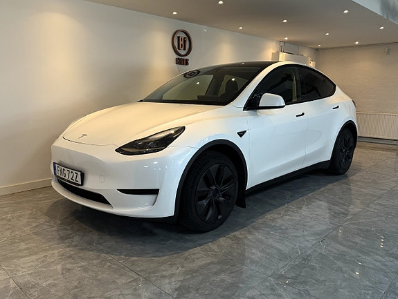 Tesla Model Y 2 of 19