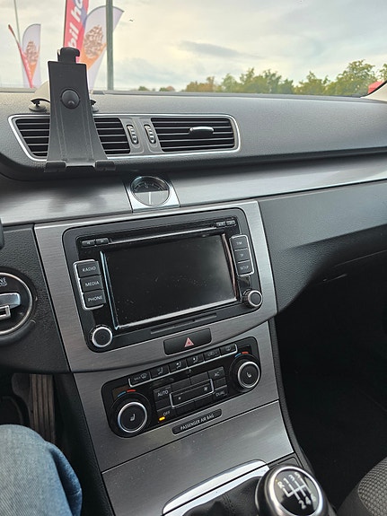 Volkswagen Passat 14 of 15