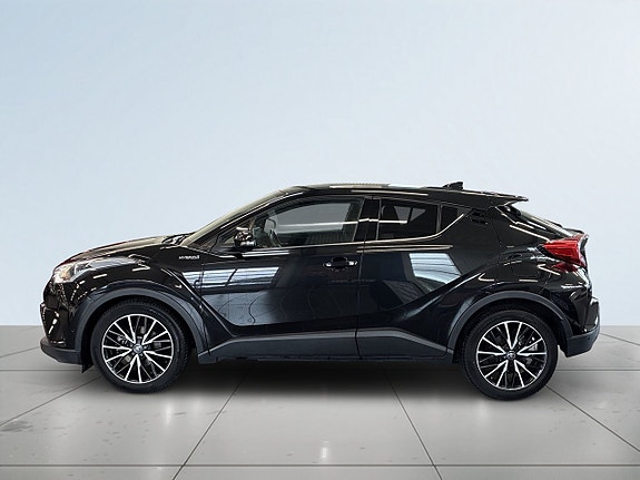 Toyota C-HR 4 of 19