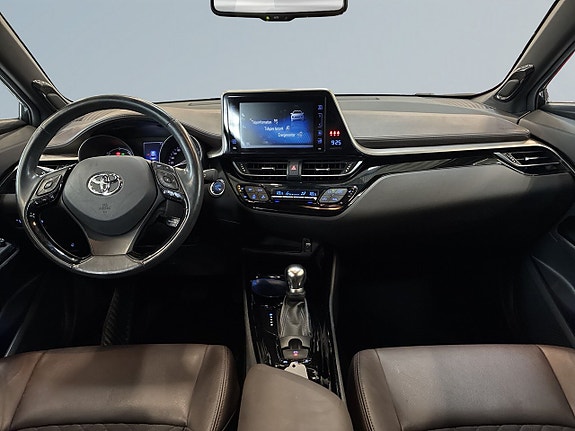 Toyota C-HR 8 of 19