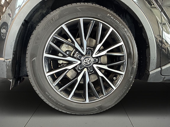 Toyota C-HR 14 of 19