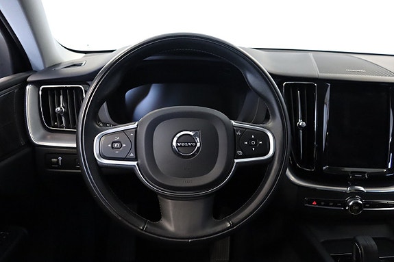 Volvo XC60 7 of 20
